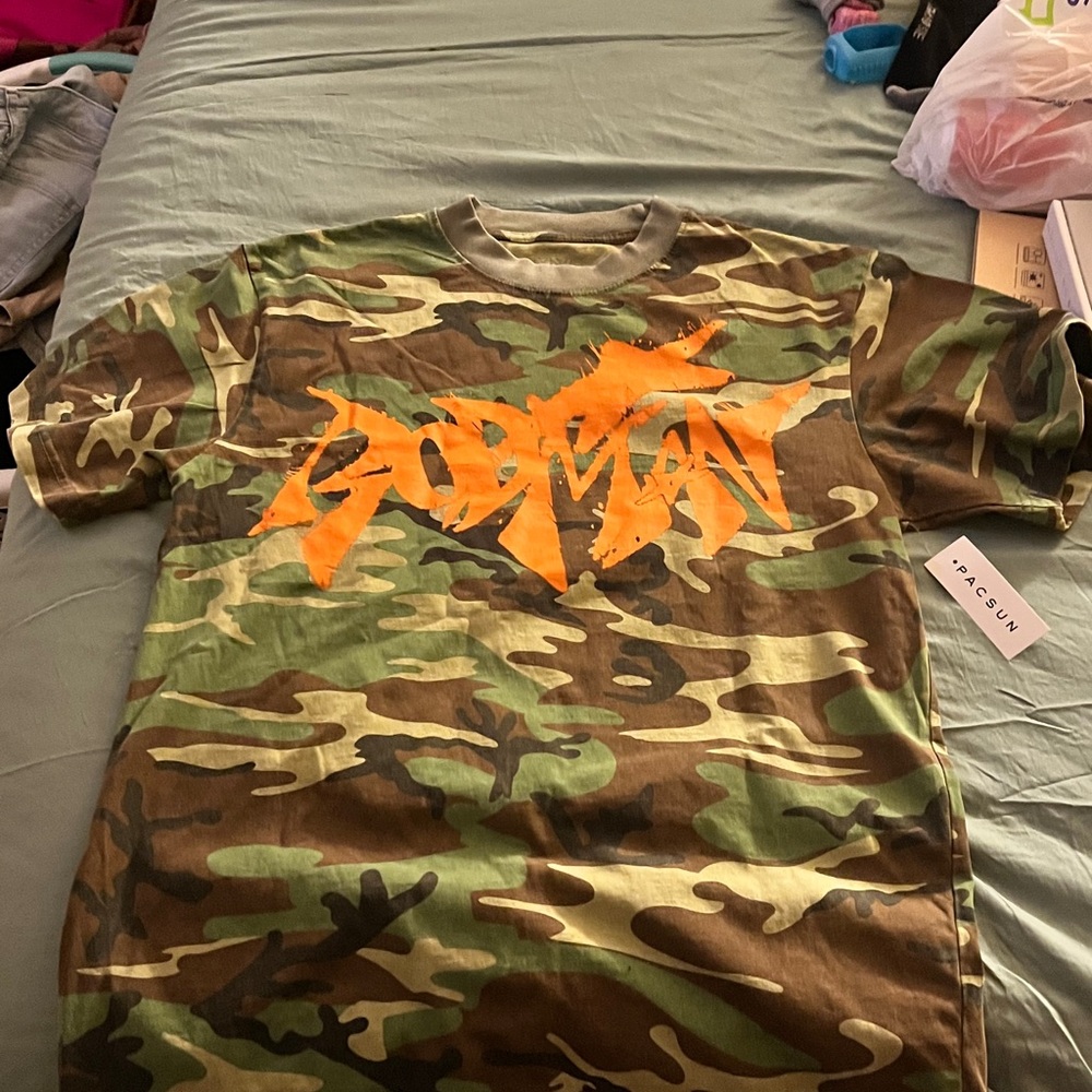 PacSun Green and Orange Short Sleeve Tee with Bold Graphic